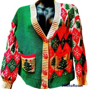 Christmas Sweater Button up with front pockets Size M cardigan